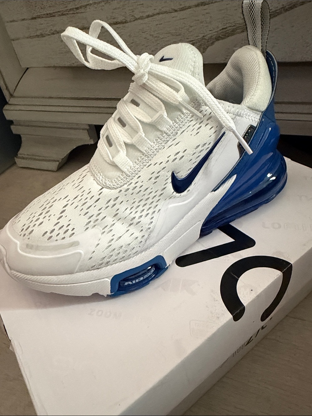 Nike AIR MAX 270 Premium